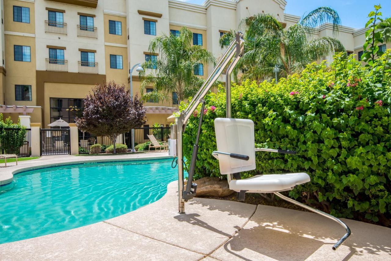 Holiday Inn Express & Suites Phoenix Glendale Dist By Ihg Kültér fotó
