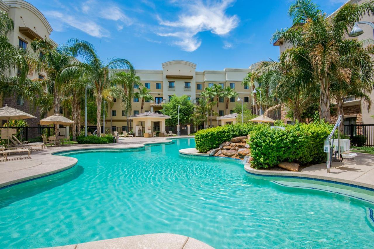 Holiday Inn Express & Suites Phoenix Glendale Dist By Ihg Kültér fotó