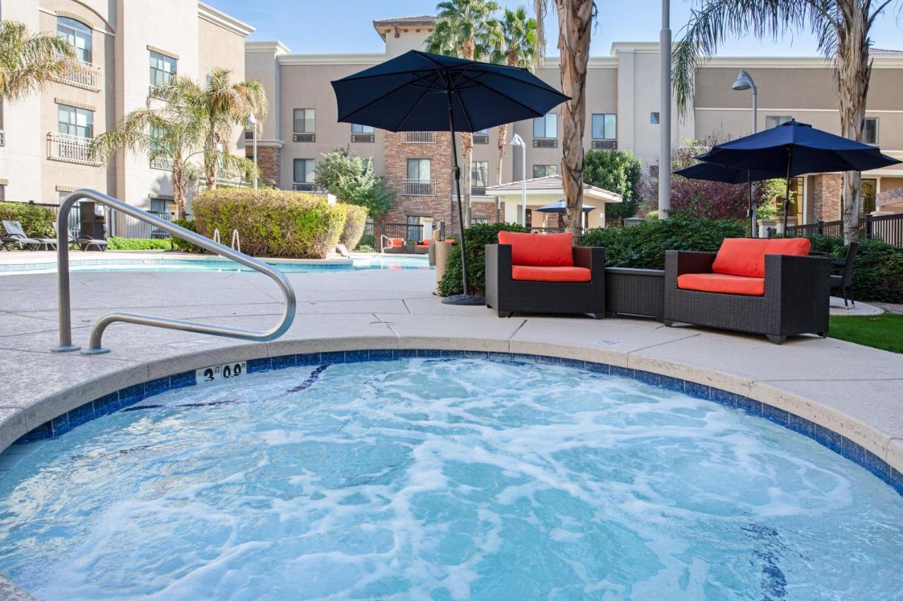 Holiday Inn Express & Suites Phoenix Glendale Dist By Ihg Kültér fotó
